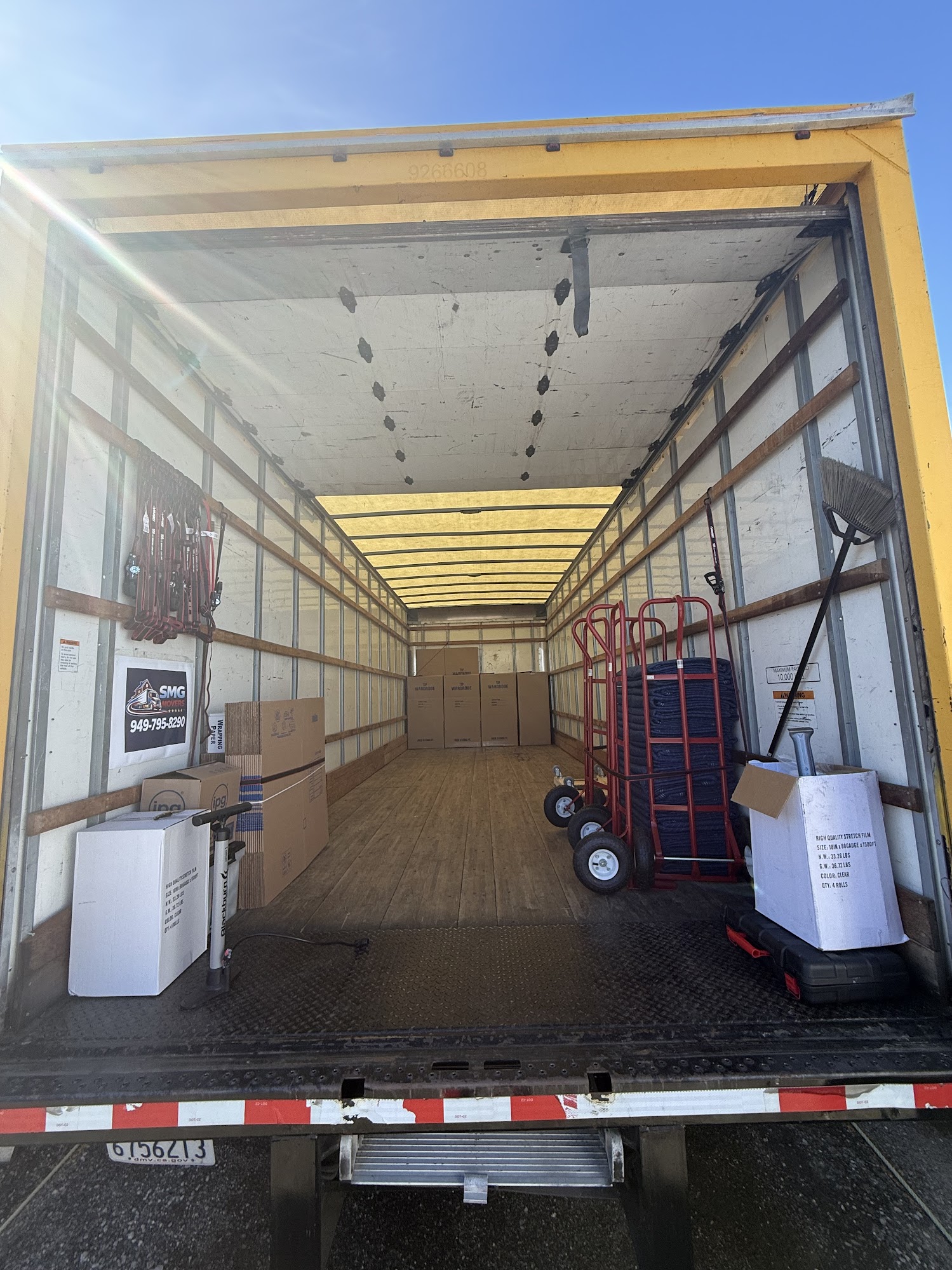 Same-day moving service in Santa Ana, California