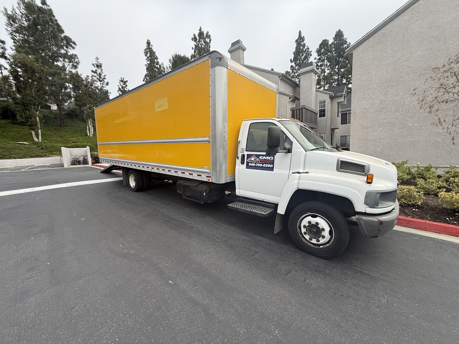 Residential moving day in Costa Mesa with SMG Movers & Cleaning LLC