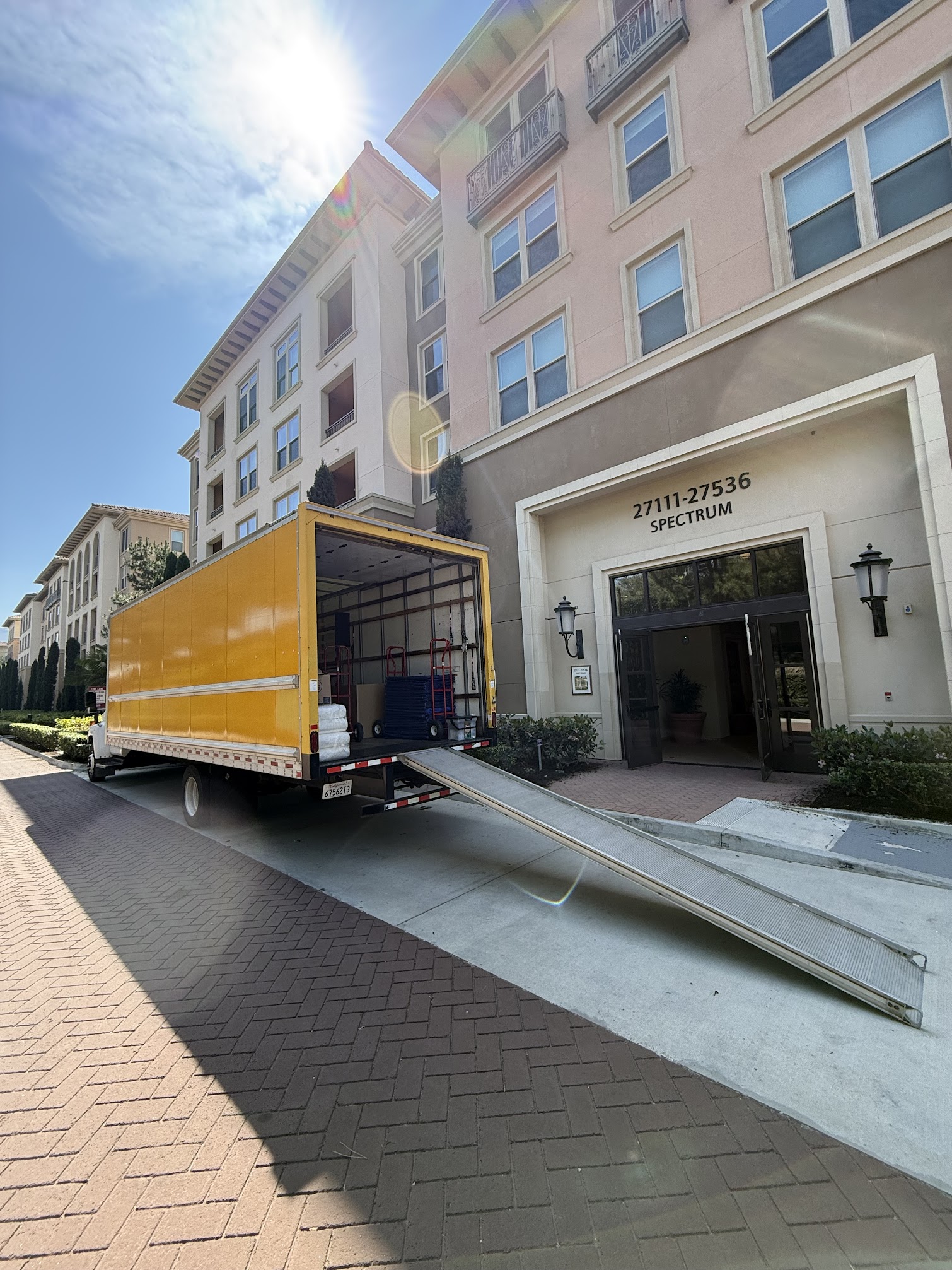 Same-day moving service in Santa Ana, California
